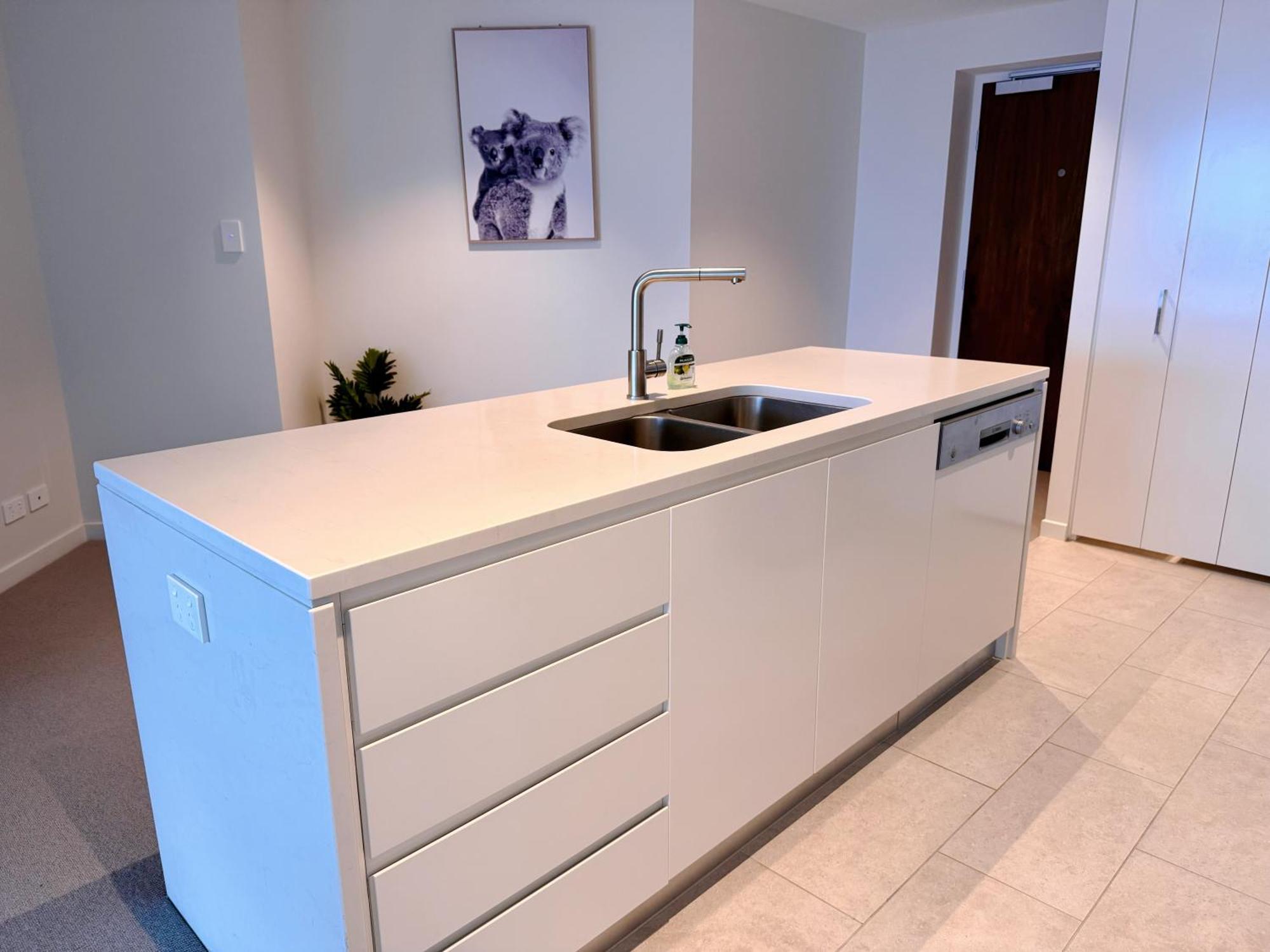 Skyline Serenity Retreat 2 Kingbedsapt Freeparking Apartment *